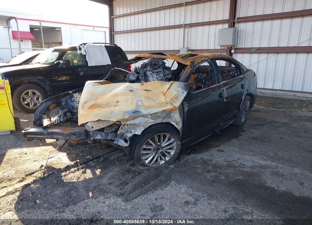2015 VOLKSWAGEN JETTA 1.8T SE VIN: 3VWD07AJ2FM321381