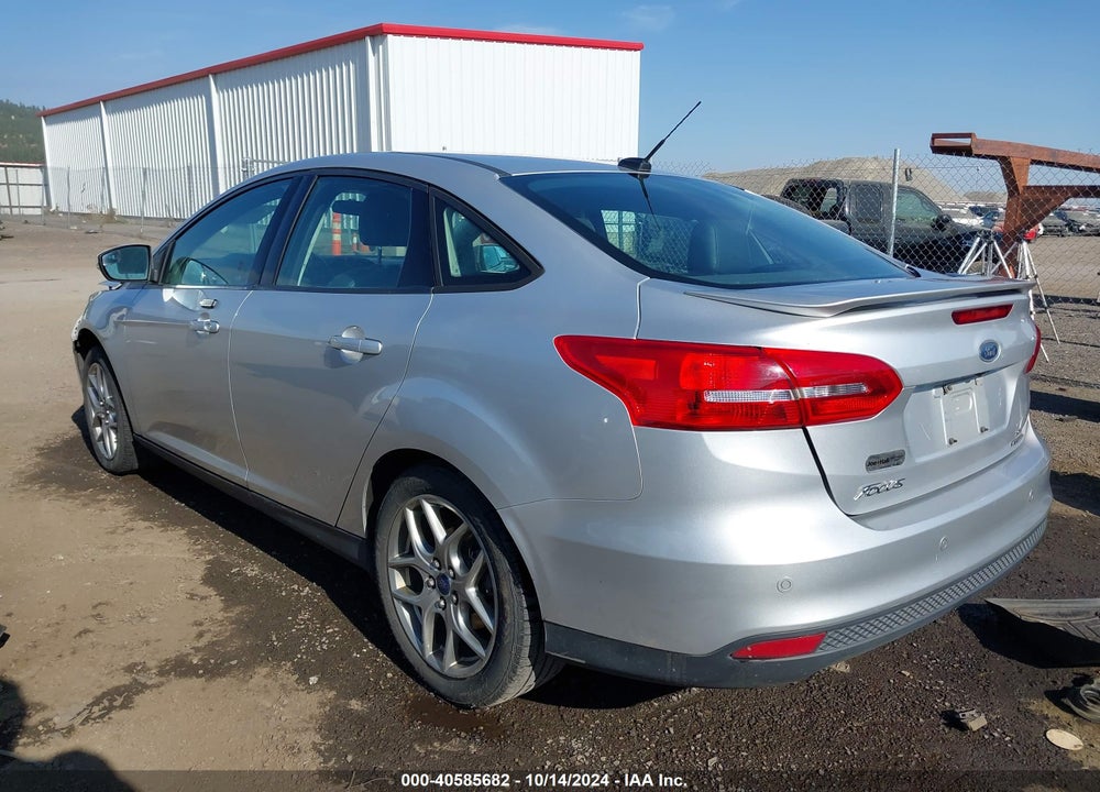 2015 FORD FOCUS SE VIN: 1FADP3F23FL222455