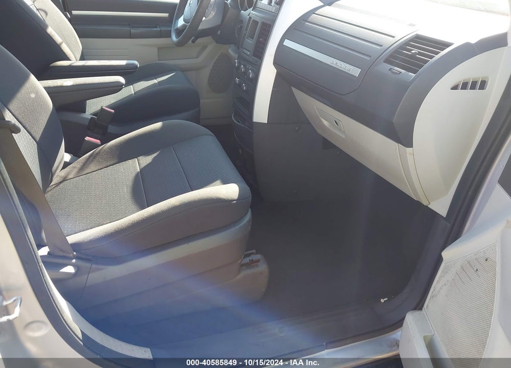 2010 DODGE GRAND CARAVAN SE VIN: 2D4RN4DE3AR147011
