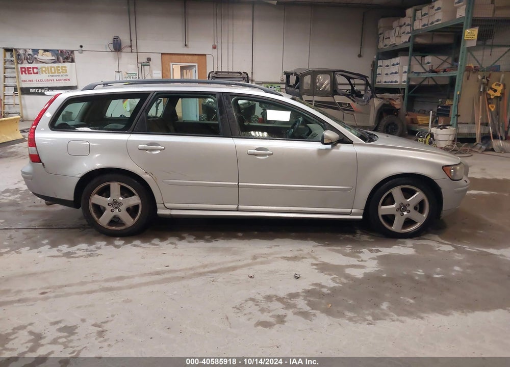 2005 VOLVO V50 VIN: YV1MW682552070172