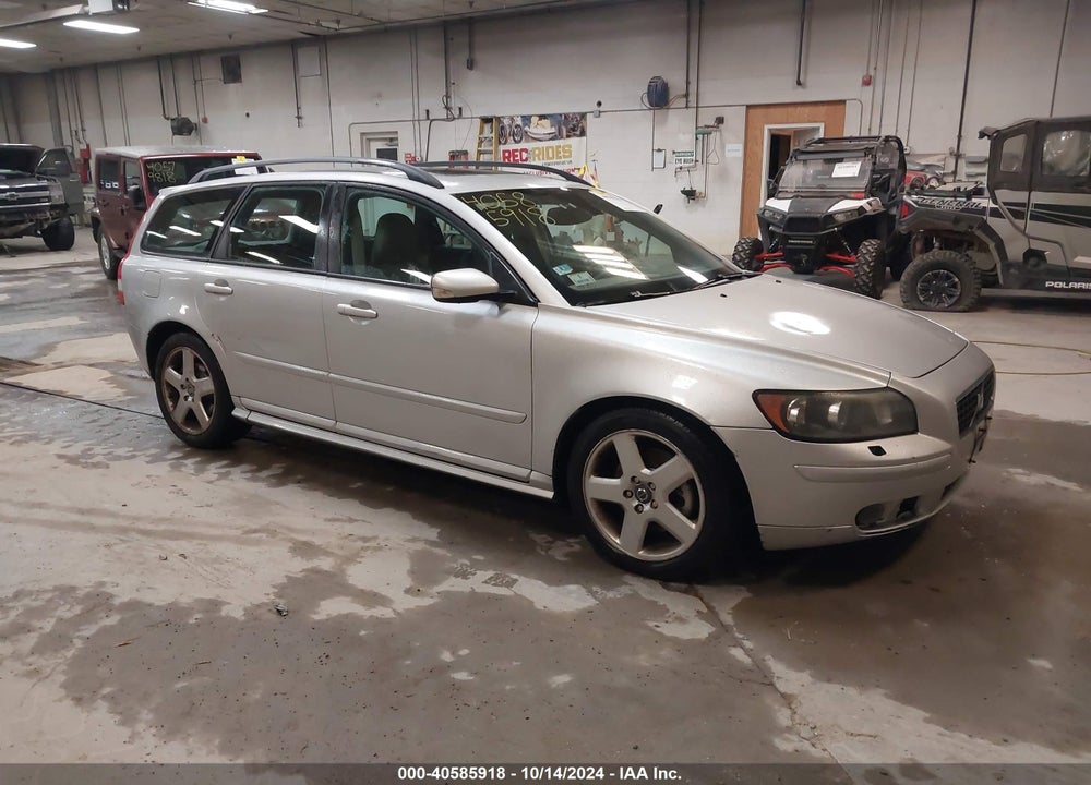 2005 VOLVO V50 VIN: YV1MW682552070172