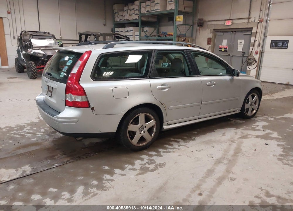2005 VOLVO V50 VIN: YV1MW682552070172