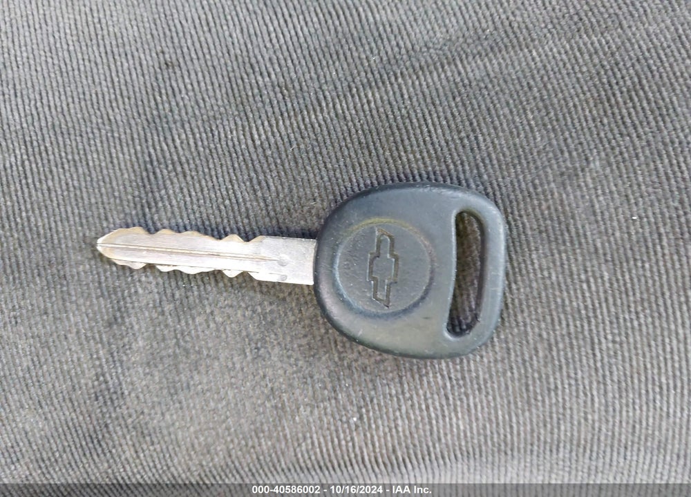 2001 CHEVROLET SILVERADO 1500 VIN: 1GCEK19V81E289086