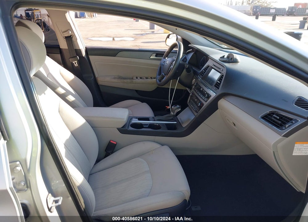 2017 HYUNDAI SONATA HYBRID SE VIN: KMHE24L30HA061301