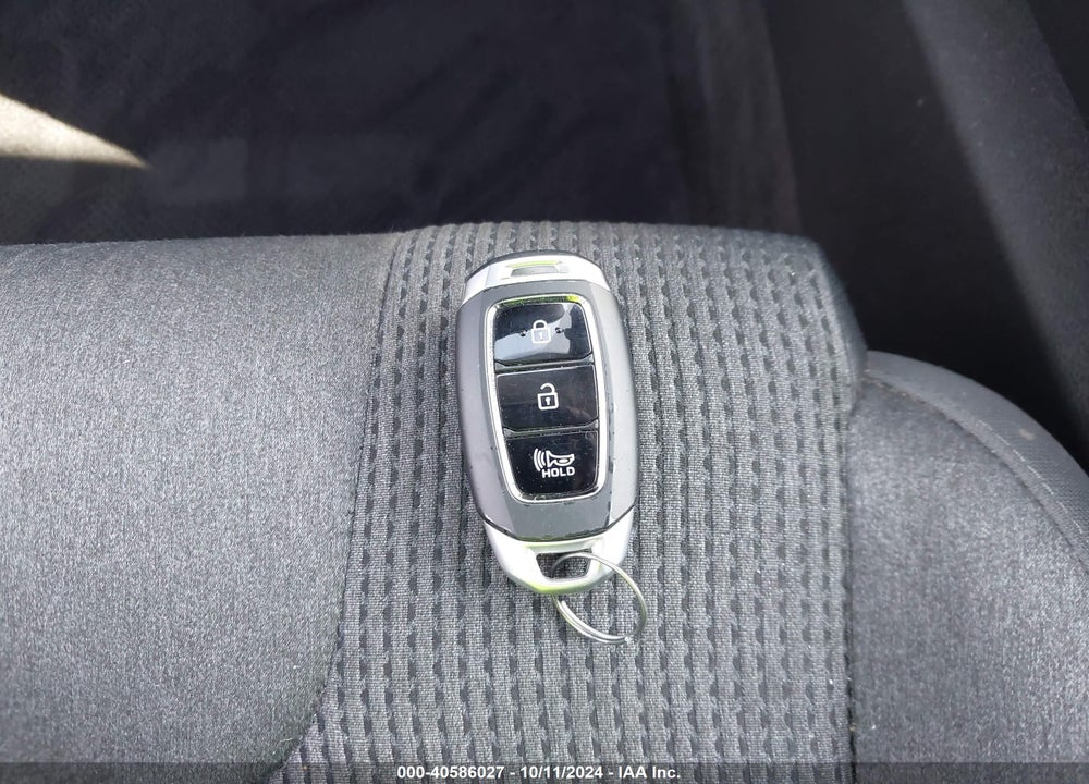2020 HYUNDAI SANTA FE SEL VIN: 5NMS33AD5LH292526