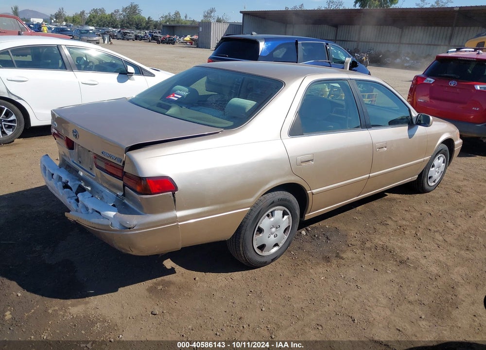 1999 TOYOTA CAMRY LE VIN: JT2BG28K1X0326642