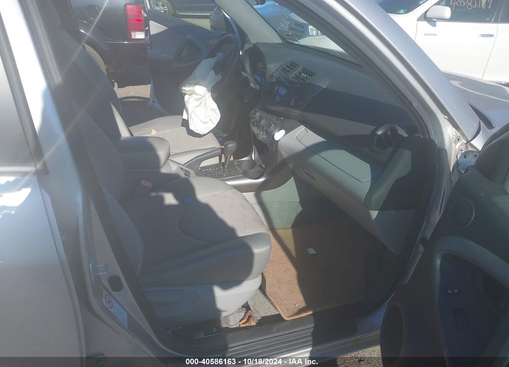 2009 TOYOTA RAV4 VIN: JTMBF33V795012792