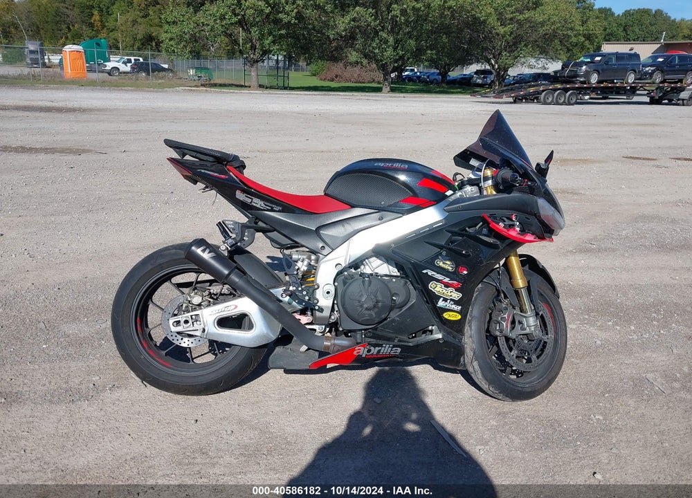 2021 APRILIA RSV4 FACTORY VIN: ZD4KYUB08MS000218