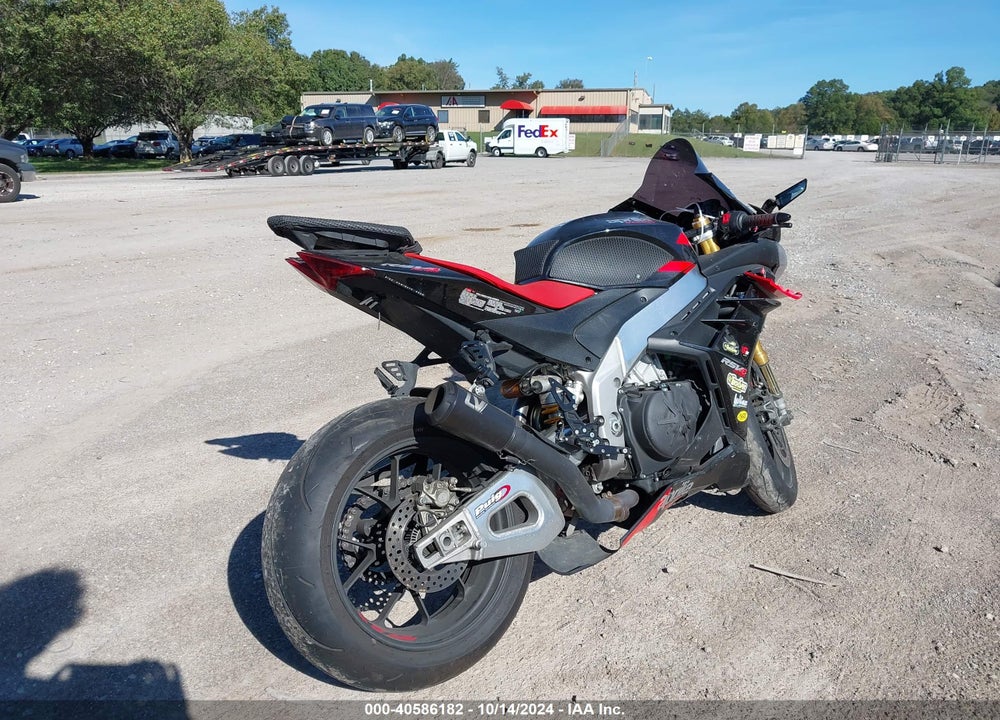 2021 APRILIA RSV4 FACTORY VIN: ZD4KYUB08MS000218