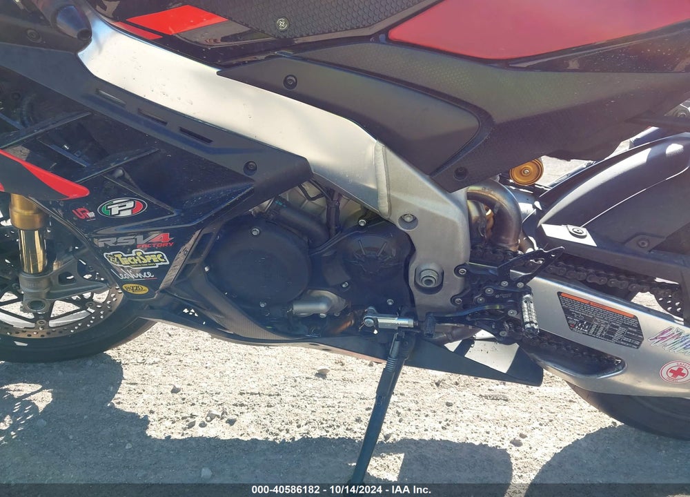 2021 APRILIA RSV4 FACTORY VIN: ZD4KYUB08MS000218