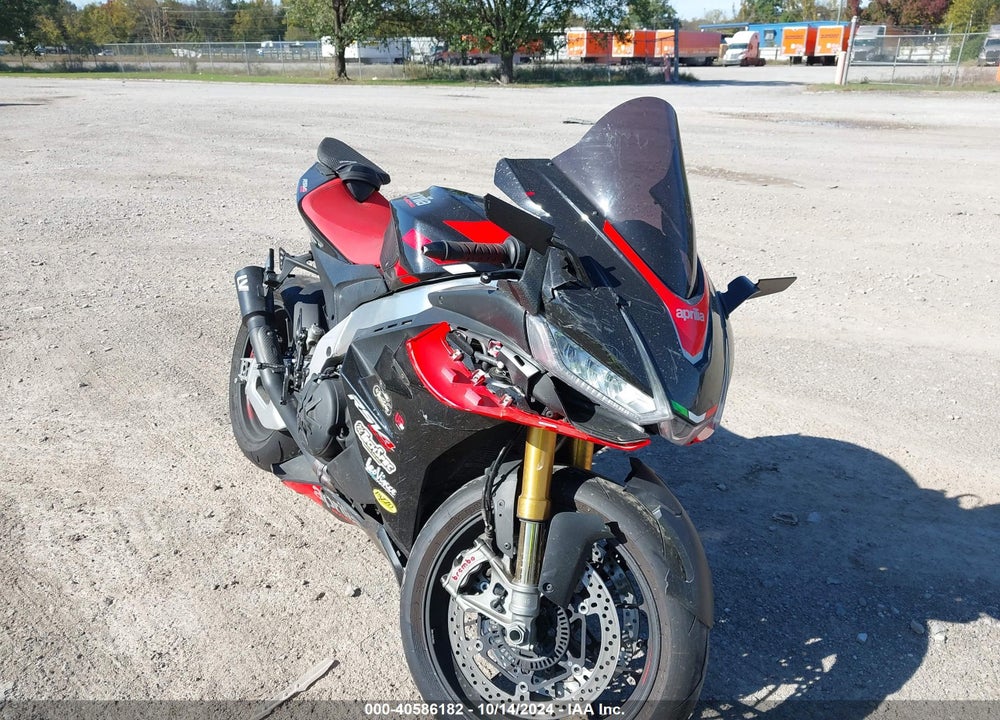 2021 APRILIA RSV4 FACTORY VIN: ZD4KYUB08MS000218