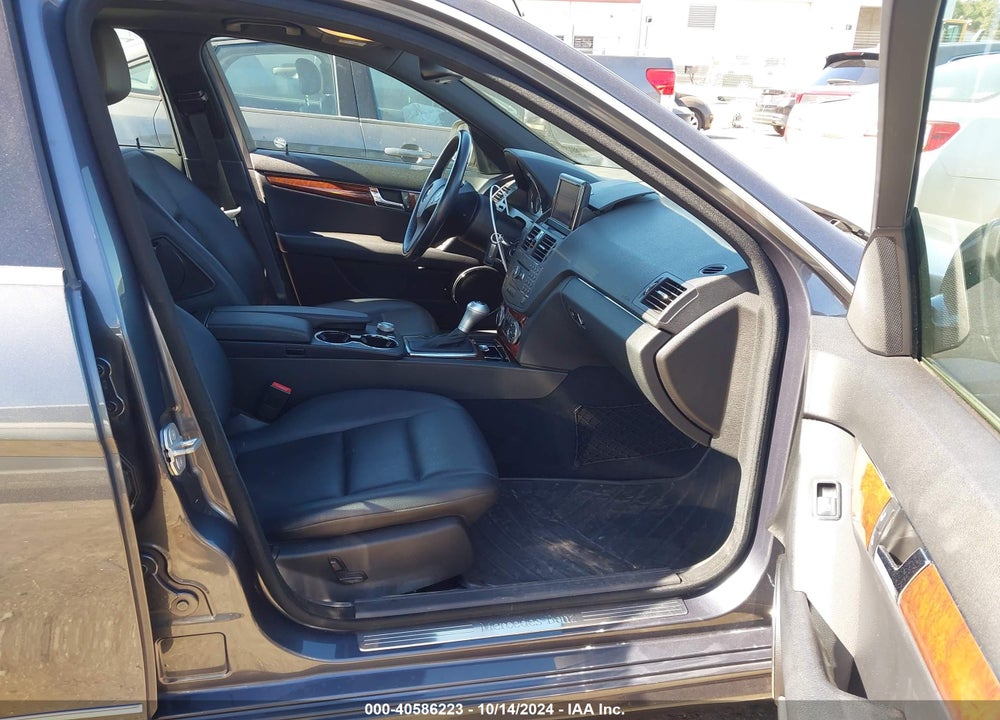 2009 MERCEDES-BENZ C 300 LUXURY/SPORT VIN: WDDGF54X09R072140