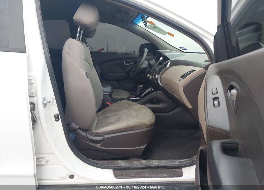 2014 HYUNDAI TUCSON GLS VIN: KM8JT3AF1EU872604