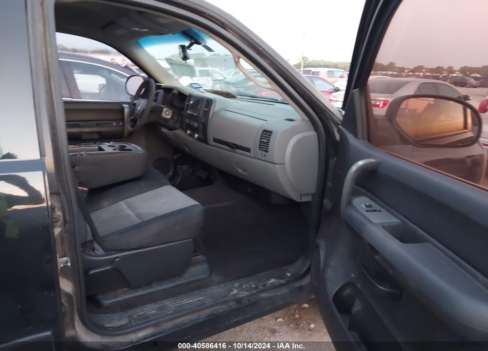 2007 CHEVROLET SILVERADO 1500 LS VIN: 2GCEC13C771728616