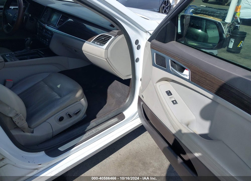 2016 HYUNDAI GENESIS 3.8 VIN: KMHGN4JE4GU106483