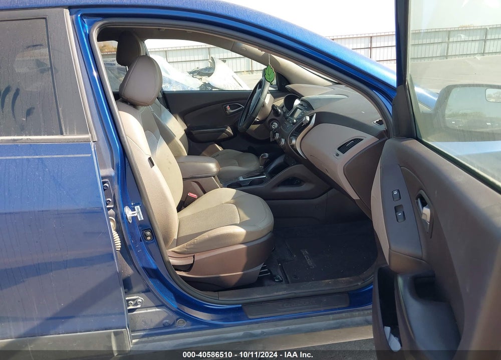 2015 HYUNDAI TUCSON SE VIN: KM8JU3AG6FU033166