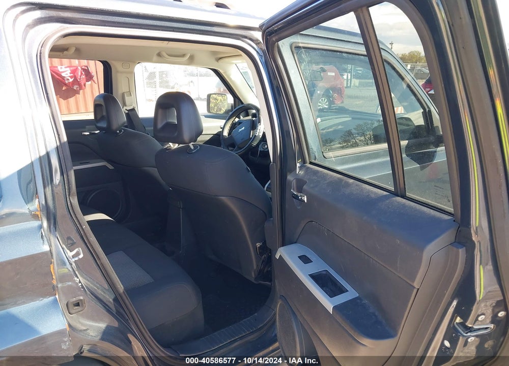 2008 JEEP PATRIOT SPORT VIN: 1J8FT28058D520080