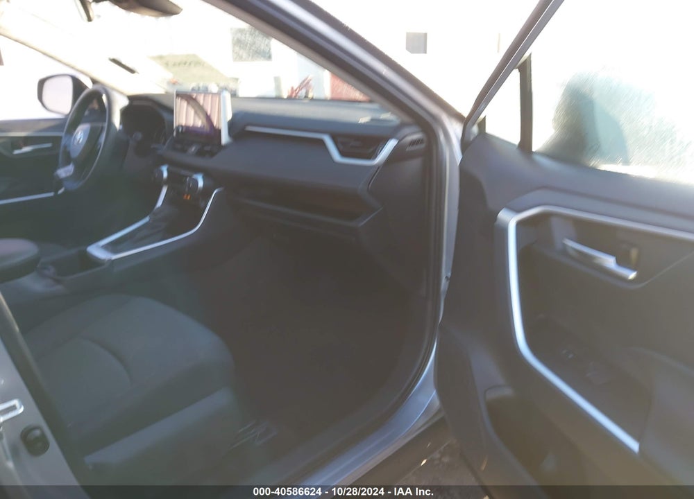 2024 TOYOTA RAV4 XLE VIN: 2T3W1RFV2RC283865