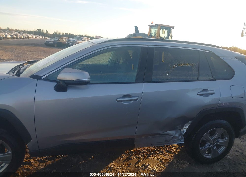 2024 TOYOTA RAV4 XLE VIN: 2T3W1RFV2RC283865
