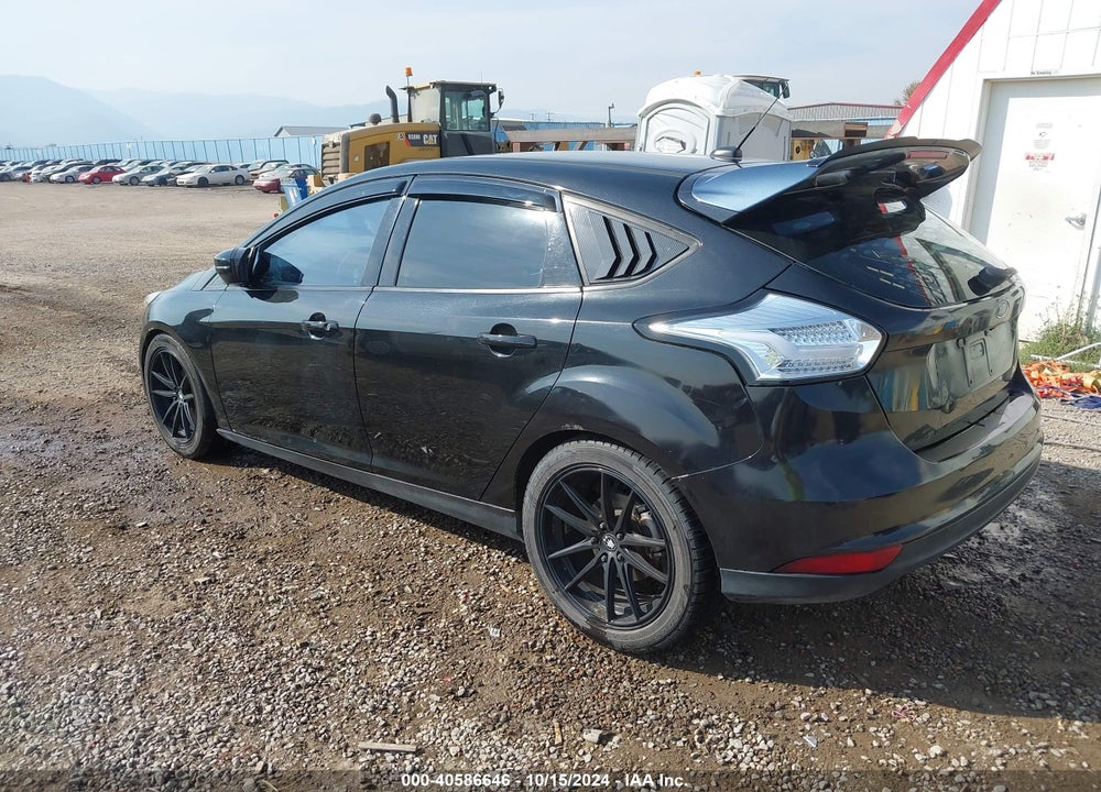 2015 FORD FOCUS SE VIN: 1FADP3K25FL341257