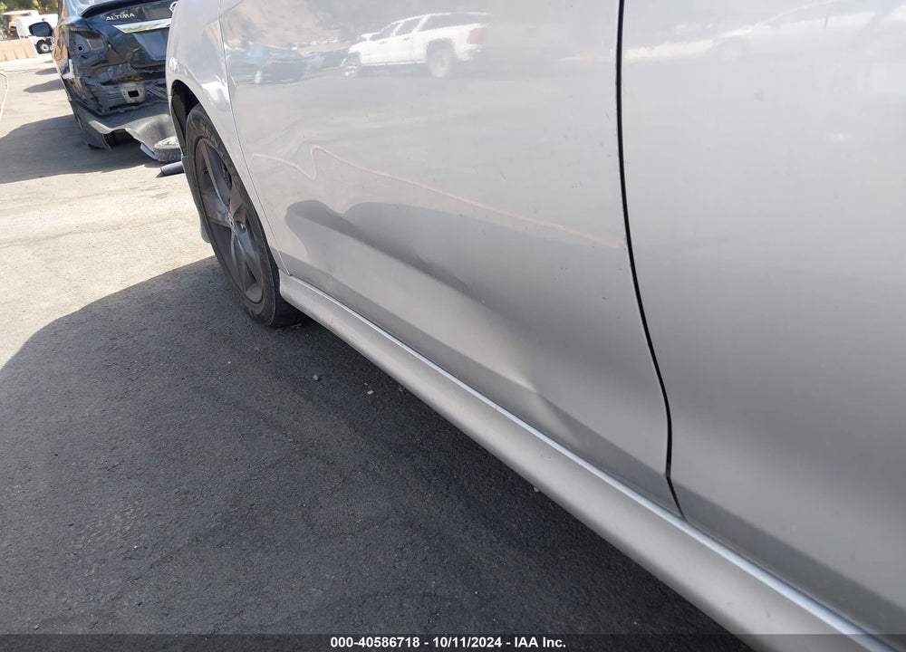 2011 TOYOTA CAMRY SE VIN: 4T1BF3EK7BU135485