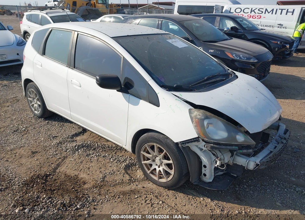 2010 HONDA FIT VIN: JHMGE8H27AS010582