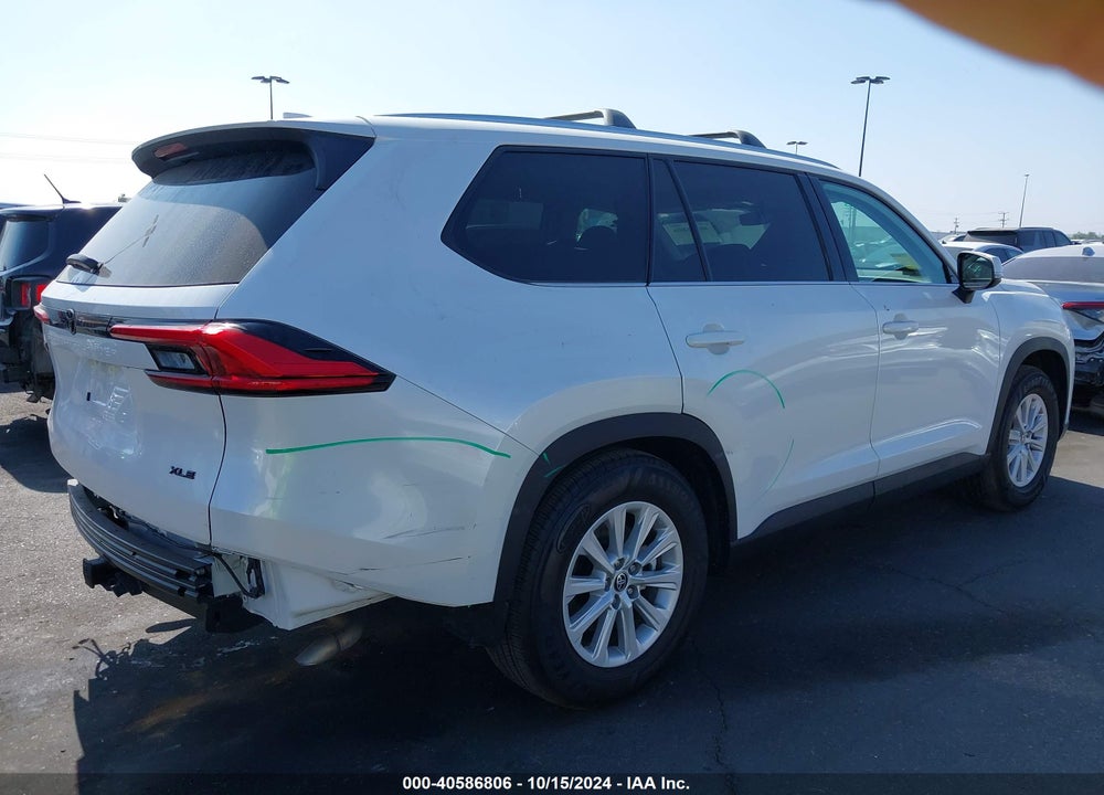 2024 TOYOTA GRAND HIGHLANDER XLE VIN: 5TDAAAA54RS009649