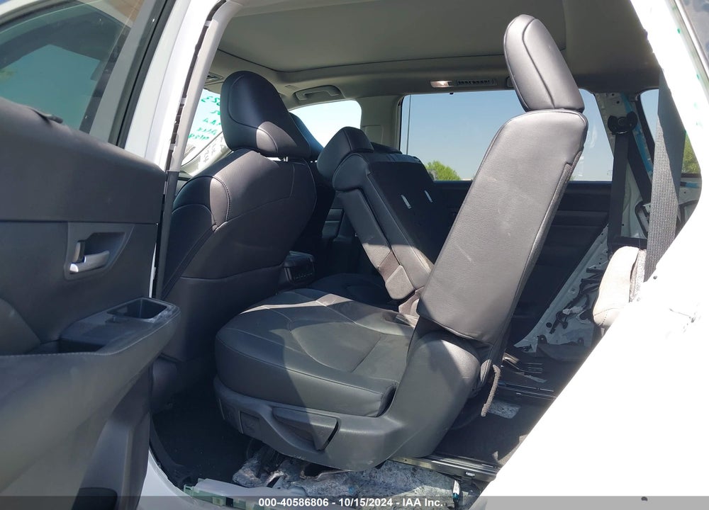 2024 TOYOTA GRAND HIGHLANDER XLE VIN: 5TDAAAA54RS009649