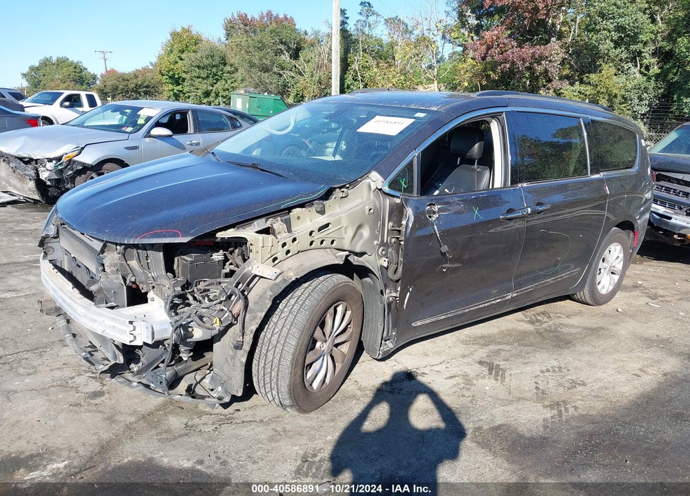 2017 CHRYSLER PACIFICA TOURING L VIN: 2C4RC1BG2HR569593