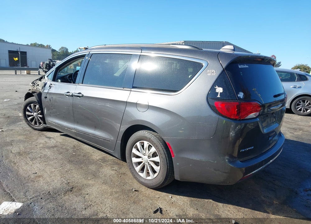 2017 CHRYSLER PACIFICA TOURING L VIN: 2C4RC1BG2HR569593