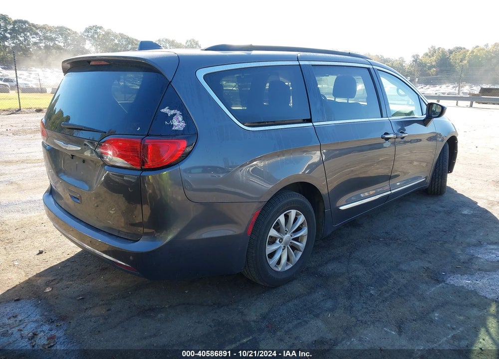 2017 CHRYSLER PACIFICA TOURING L VIN: 2C4RC1BG2HR569593