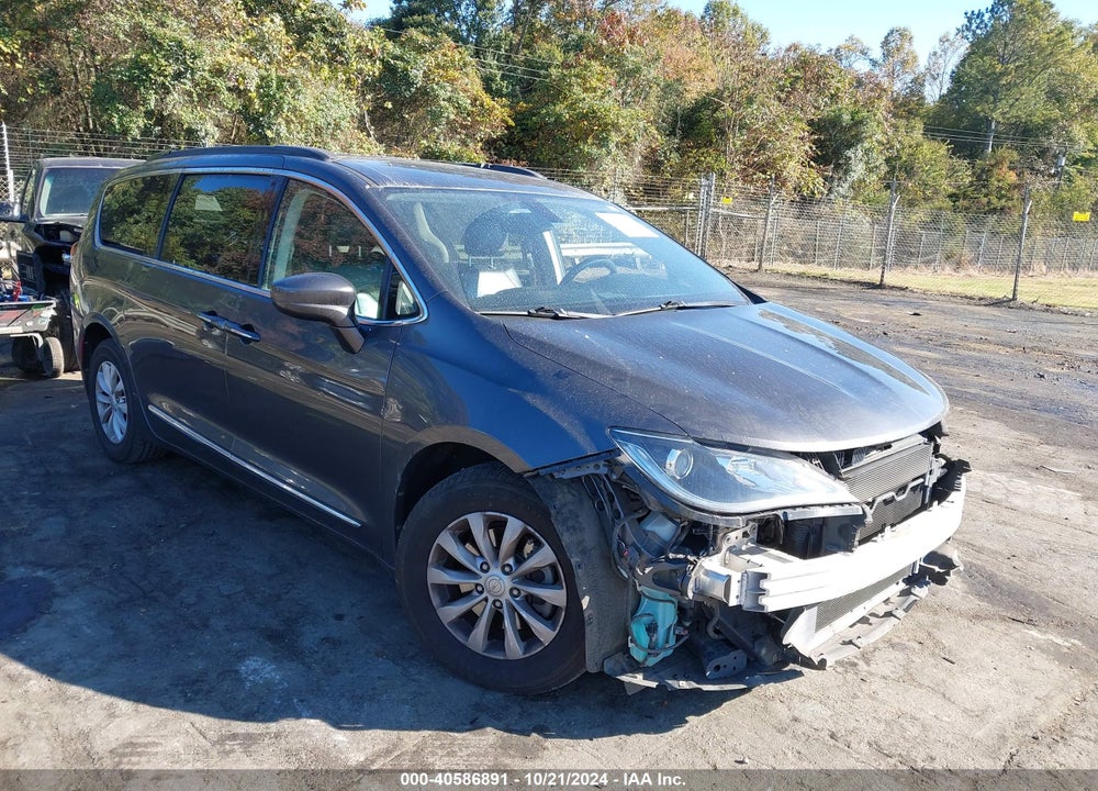 2017 CHRYSLER PACIFICA TOURING L VIN: 2C4RC1BG2HR569593