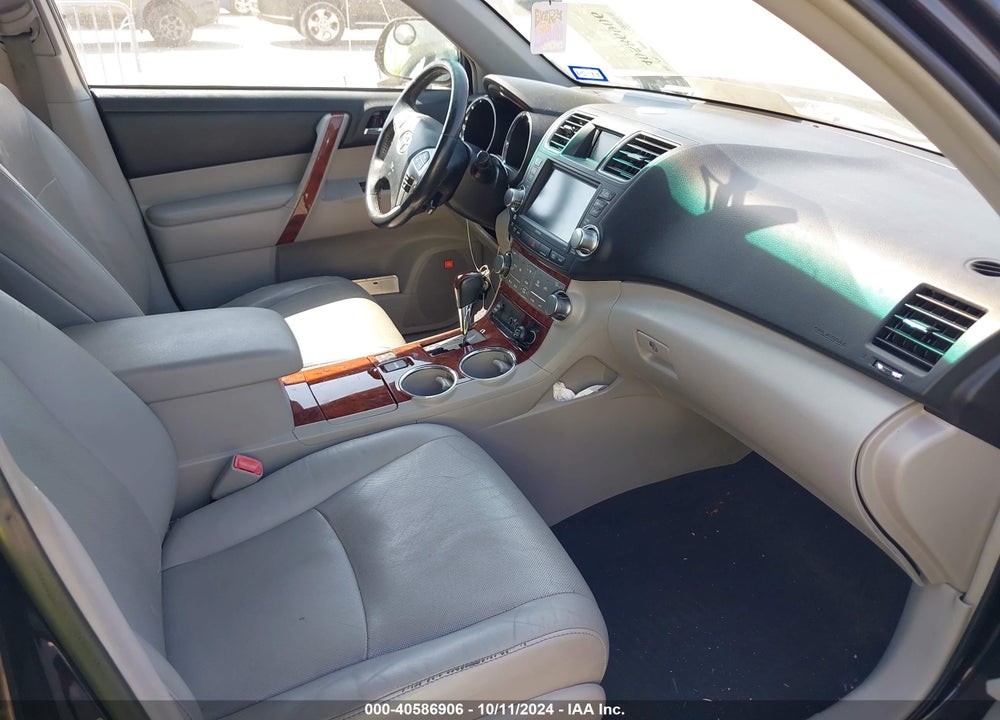 2011 TOYOTA HIGHLANDER LIMITED V6 VIN: 5TDDK3EH0BS085059