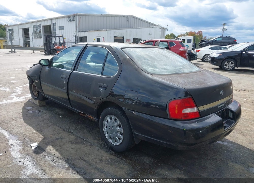 2001 NISSAN ALTIMA GXE VIN: 1N4DL01D91C135929