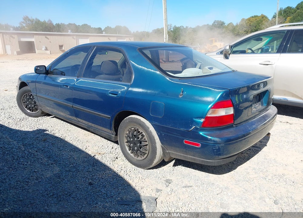 1994 HONDA ACCORD LX/EX VIN: 1HGCD5532RA173027