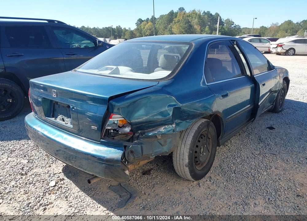 1994 HONDA ACCORD LX/EX VIN: 1HGCD5532RA173027