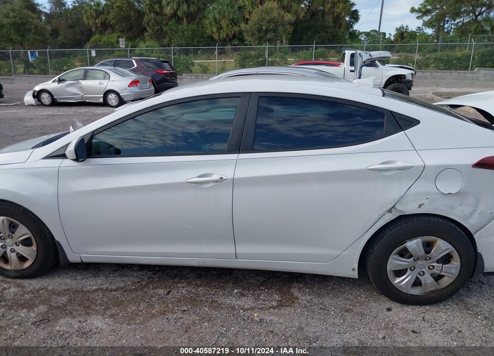 2016 HYUNDAI ELANTRA SE VIN: 5NPDH4AE2GH682341