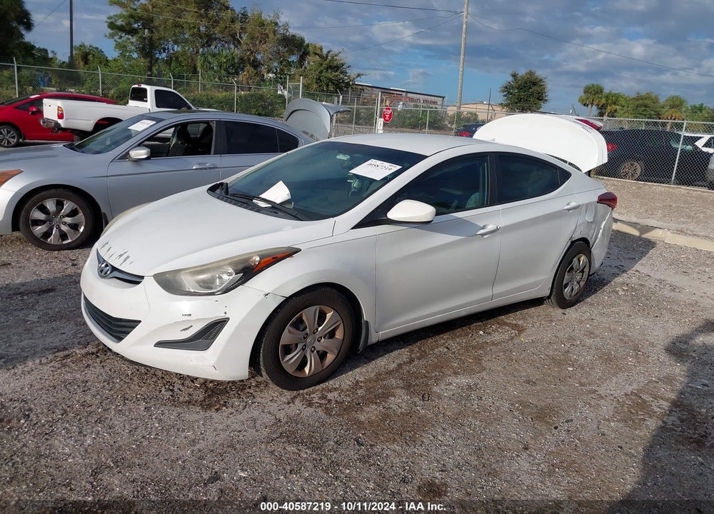 2016 HYUNDAI ELANTRA SE VIN: 5NPDH4AE2GH682341