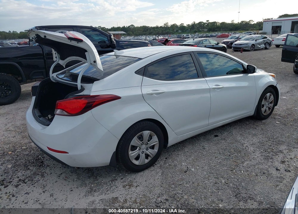 2016 HYUNDAI ELANTRA SE VIN: 5NPDH4AE2GH682341