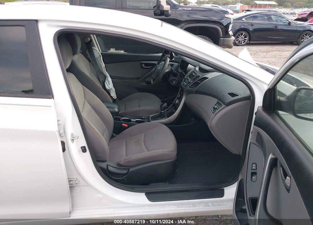 2016 HYUNDAI ELANTRA SE VIN: 5NPDH4AE2GH682341