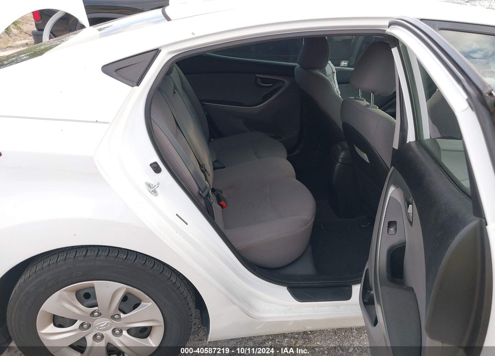 2016 HYUNDAI ELANTRA SE VIN: 5NPDH4AE2GH682341