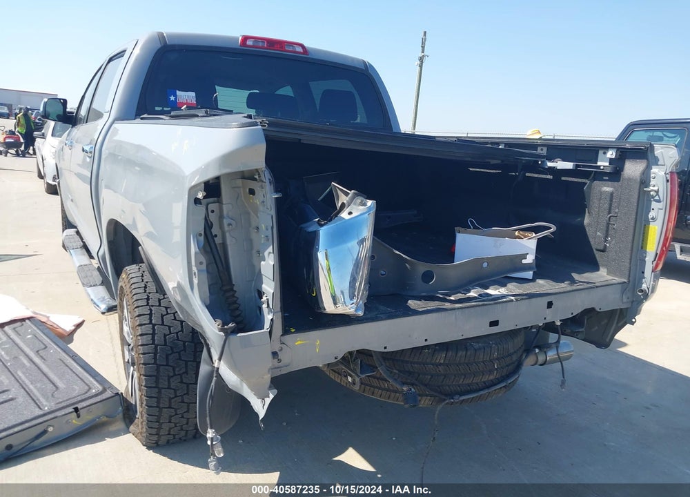 2018 TOYOTA TUNDRA LIMITED 5.7L V8 VIN: 5TFFY5F11JX243583