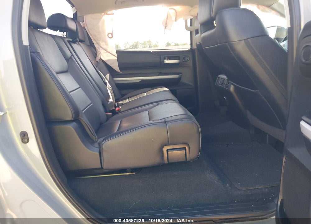2018 TOYOTA TUNDRA LIMITED 5.7L V8 VIN: 5TFFY5F11JX243583
