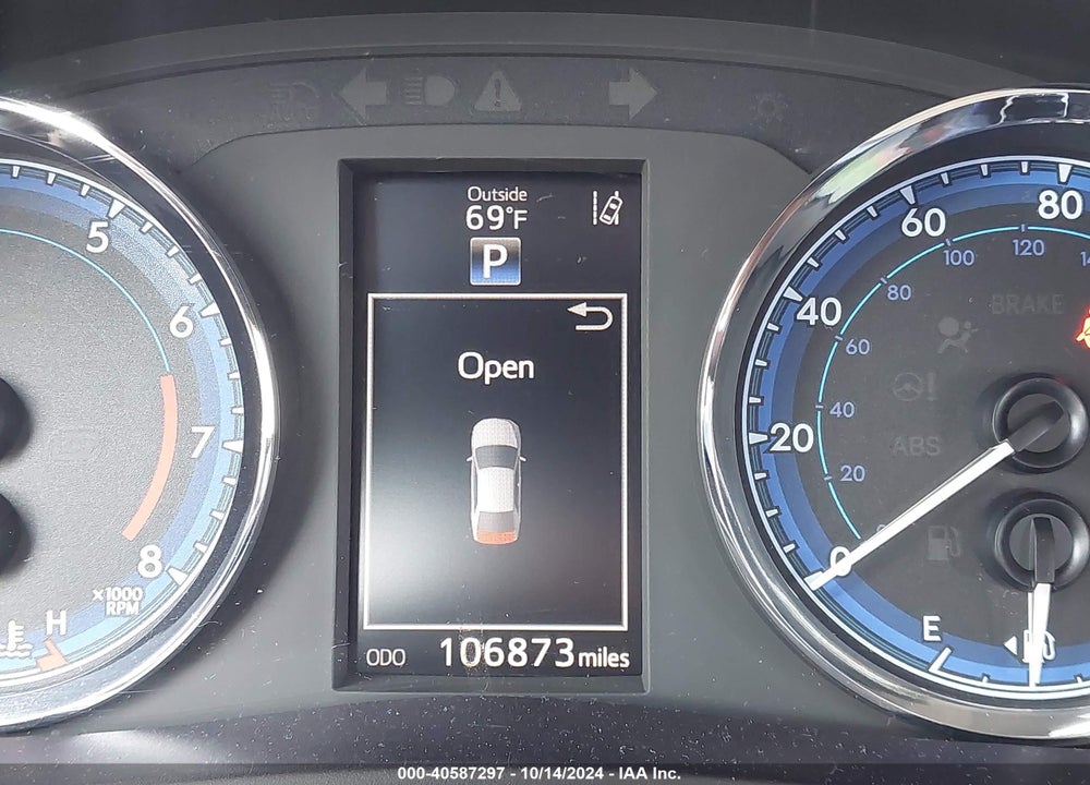 2018 TOYOTA COROLLA SE VIN: 5YFBURHE3JP792248