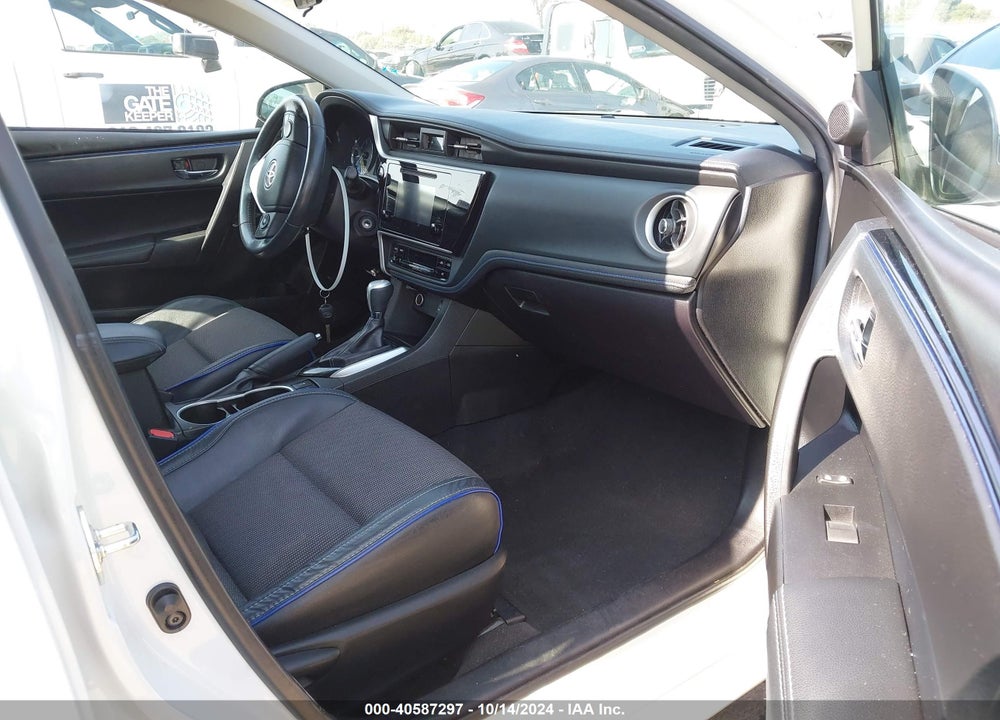 2018 TOYOTA COROLLA SE VIN: 5YFBURHE3JP792248
