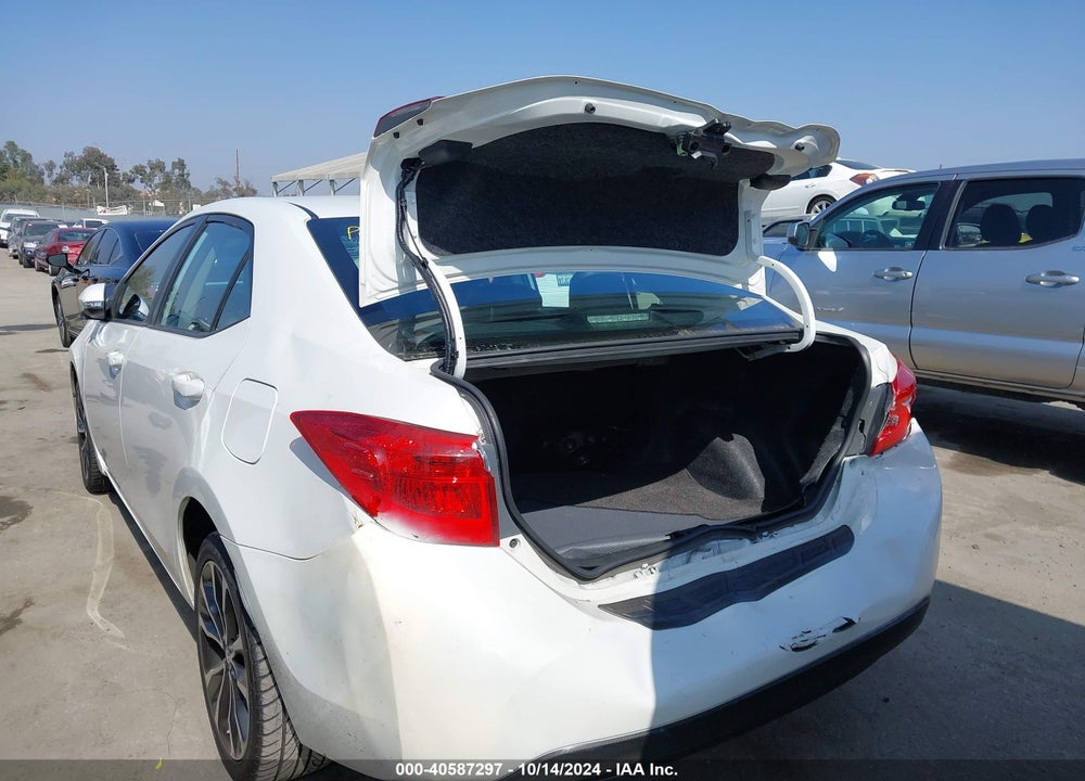 2018 TOYOTA COROLLA SE VIN: 5YFBURHE3JP792248
