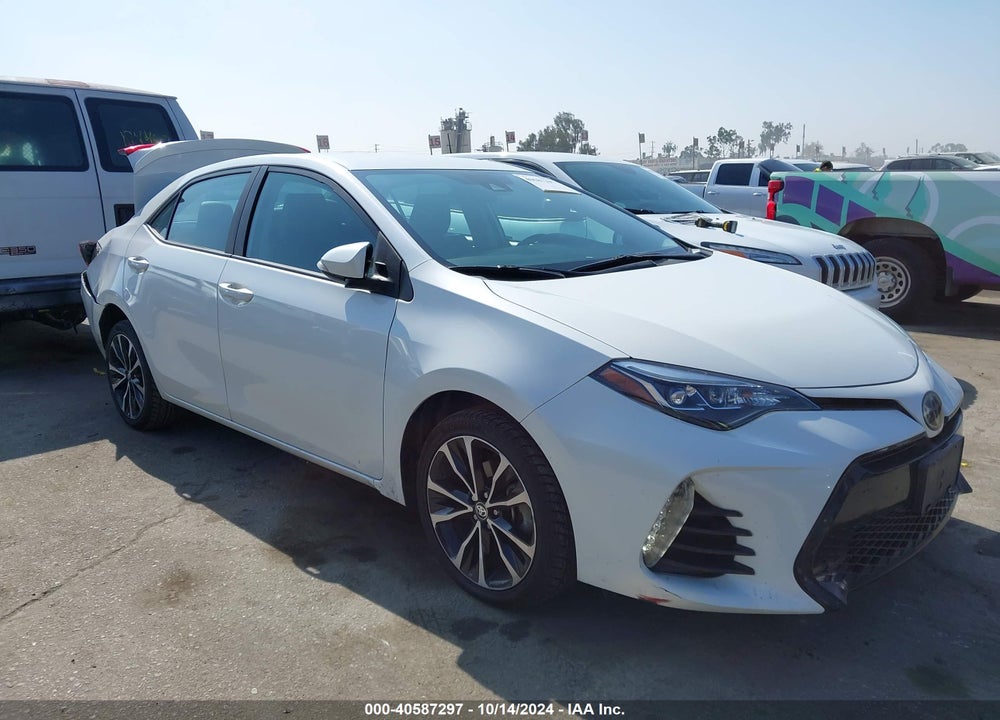 2018 TOYOTA COROLLA SE VIN: 5YFBURHE3JP792248