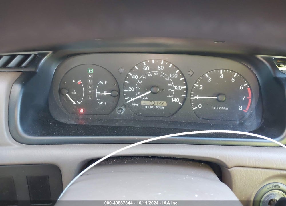 2000 TOYOTA CAMRY LE VIN: JT2BG22K3Y0496561