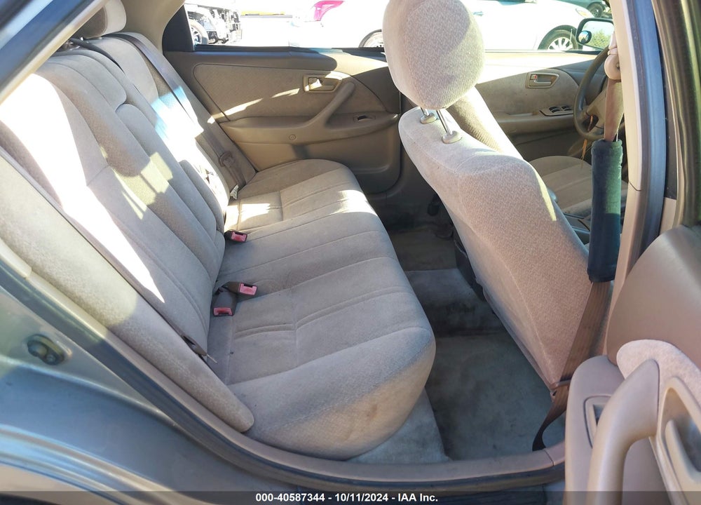 2000 TOYOTA CAMRY LE VIN: JT2BG22K3Y0496561