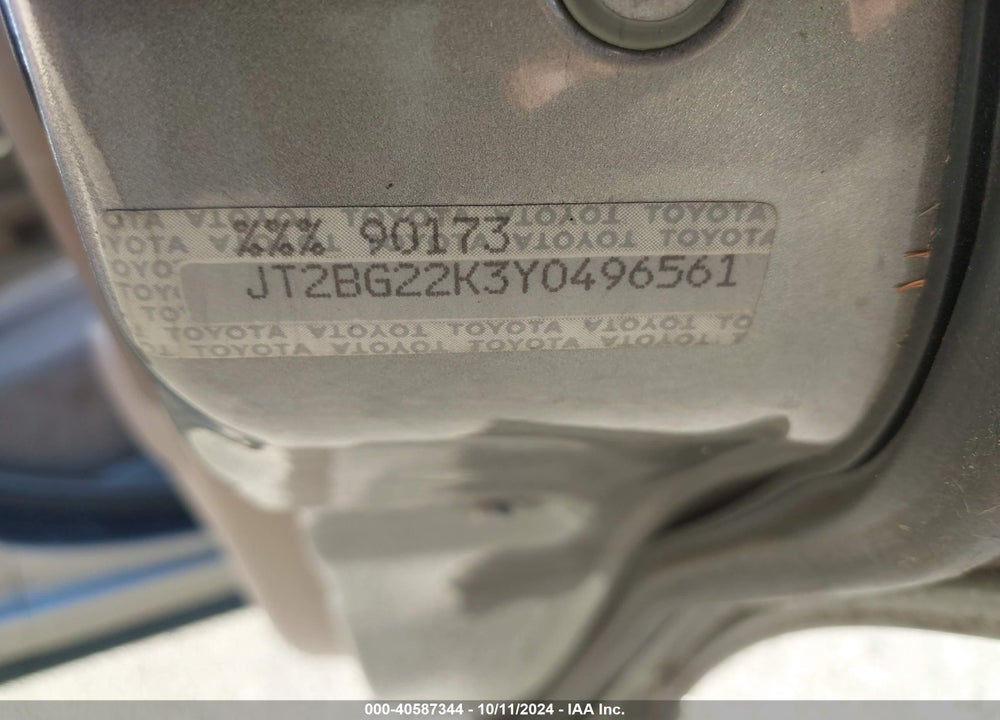 2000 TOYOTA CAMRY LE VIN: JT2BG22K3Y0496561